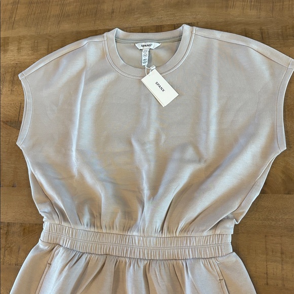 SPANX AirEssentials® Cinched Mini Dress | French Grey Medium NWT Soft Pockets - Picture 5 of 7